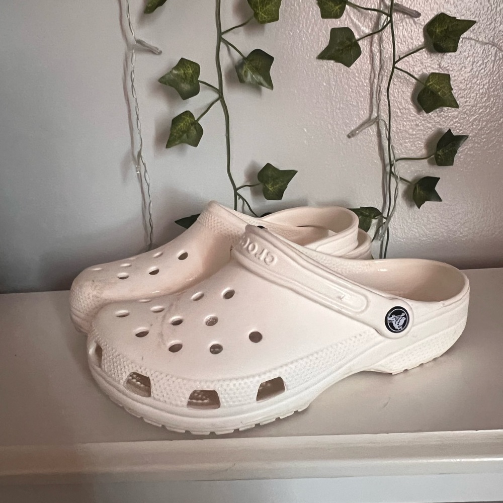 slightly worn size 8 womens crocs